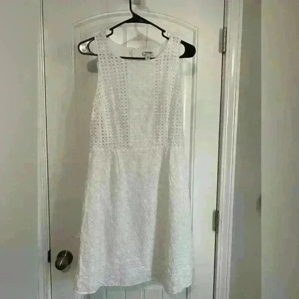 Old Navy eyelet sleeveless dress size 10